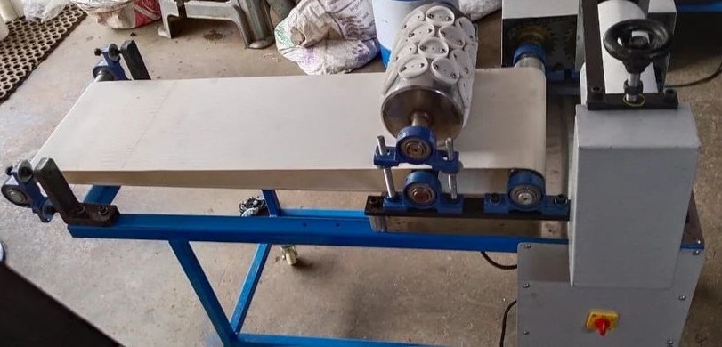 Semi Automatic Momos Making Machine